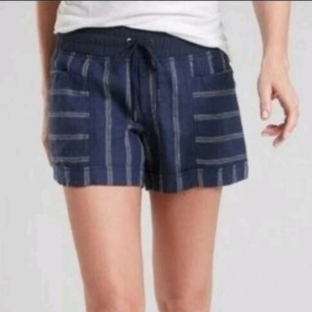 Athleta Beachside Bali Linen Shorts Blue Stripe Size 6 Pockets